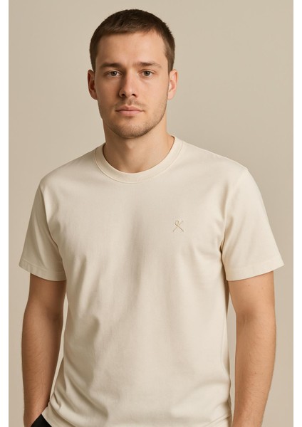 Erkek Krem Rengi Bisiklet Yaka Basic Tişört 2399 fırsatları