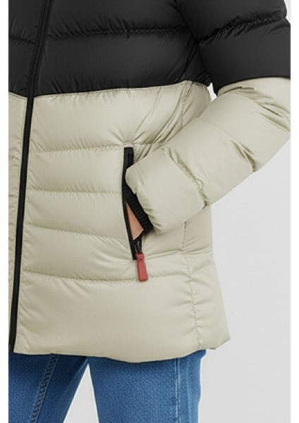 İçi Kürklü Su ve Rüzgar Geçirmez Erkek Çocuk Mont