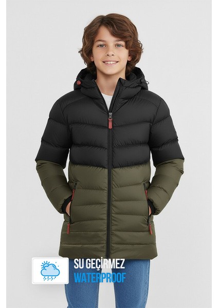 İçi Kürklü Su ve Rüzgar Geçirmez Erkek Çocuk Mont