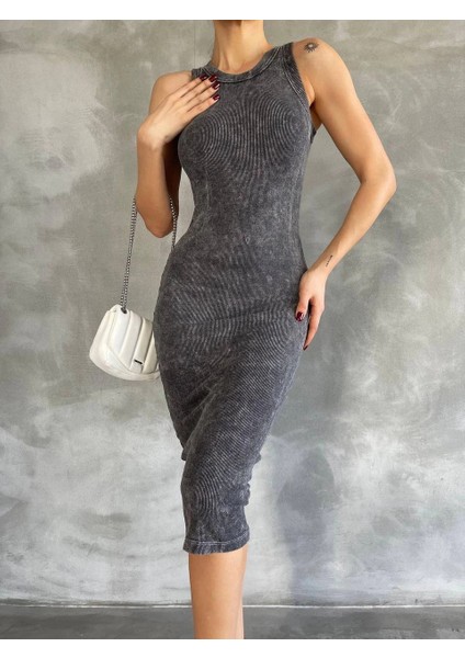 Halter Yaka Elbise Aşit Yıkamalı