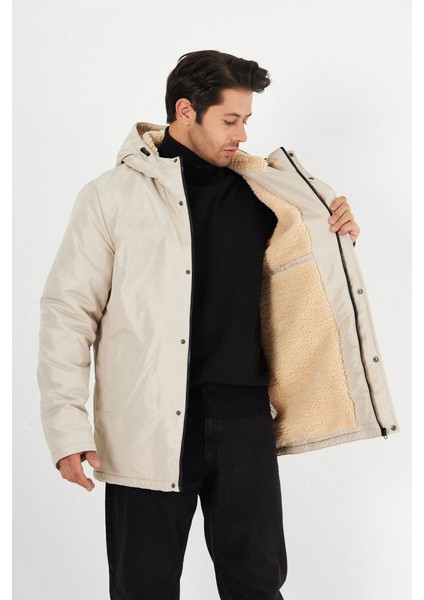 İçi Kürklü Su ve Rüzgar Geçirmez Cepli Kapüşonlu Erkek Mont