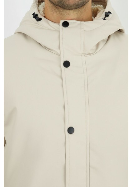 İçi Kürklü Su ve Rüzgar Geçirmez Cepli Kapüşonlu Erkek Mont fırsatları