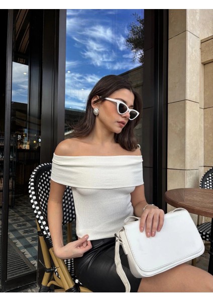 Madonna Yaka Sıfır Kol Bluz fırsatları