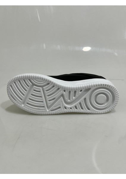 2542 Wickers Siyah-Beyaz Poli Taban Hafif Bayan Spor Ayakkabısı indirimleri