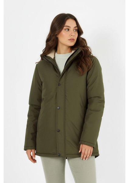 İçi Kürklü Su ve Rüzgar Geçirmez Cepli Kapüşonlu Kadın Mont