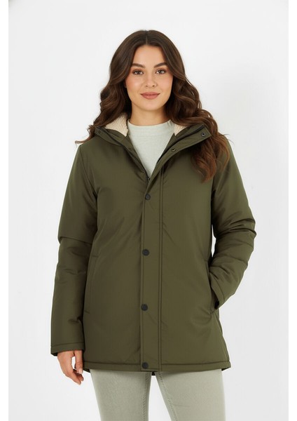 İçi Kürklü Su ve Rüzgar Geçirmez Cepli Kapüşonlu Kadın Mont