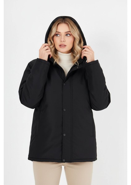 İçi Kürklü Su ve Rüzgar Geçirmez Cepli Kapüşonlu Kadın Mont