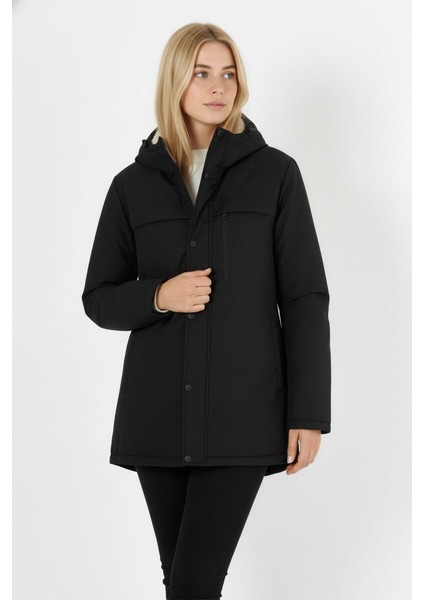 İçi Kürklü Su ve Rüzgar Geçirmez Cepli Kapüşonlu Kadın Mont