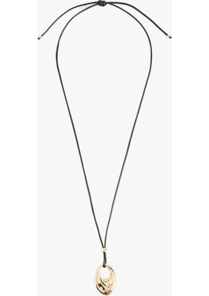 Taş Detaylı Oval Charmlı Kolye