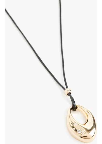 Taş Detaylı Oval Charmlı Kolye fiyatları