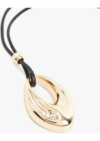 Taş Detaylı Oval Charmlı Kolye modelleri