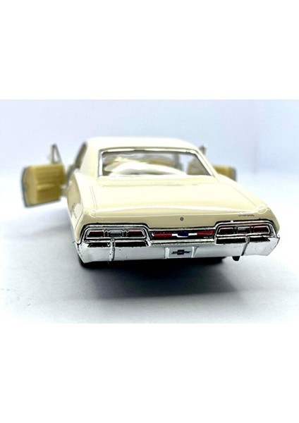 Çek Bırak 1967 Chevrolet Impala ( Krem ) Oyuncak Araba indirimleri