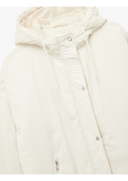 Fermuarlı Uzun Kollu Su Itici Kapüşonlu Anorak Şişme Spor Mont indirimleri