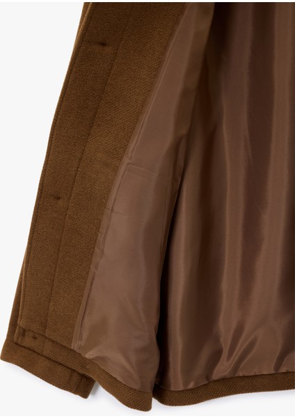 Regular Fit Kapaklı Cepli Düğmeli Dik Yaka Kaşe Ceket modelleri