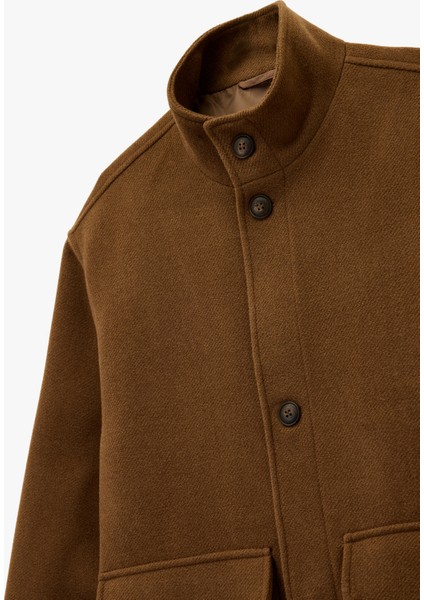 Regular Fit Kapaklı Cepli Düğmeli Dik Yaka Kaşe Ceket fırsatları