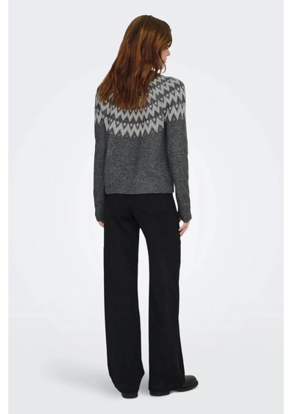 Onlfry Desenli Regular Fit Bisiklet Yaka Örme Kazak Bayan Kazak 15350618 indirimleri