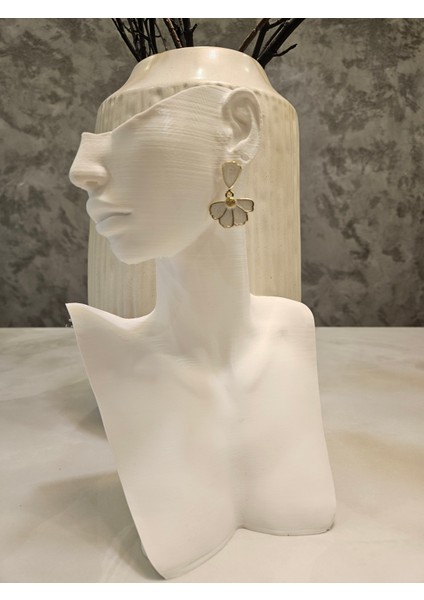 Sallantılı Beyaz Papatya Küpe fırsatları