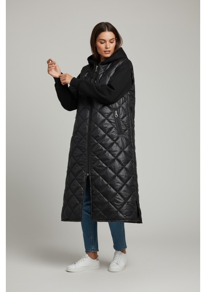 Kadın Önü Fermuarlı Yanlardan Cepli Kapşonlu Kapitone Kap modelleri