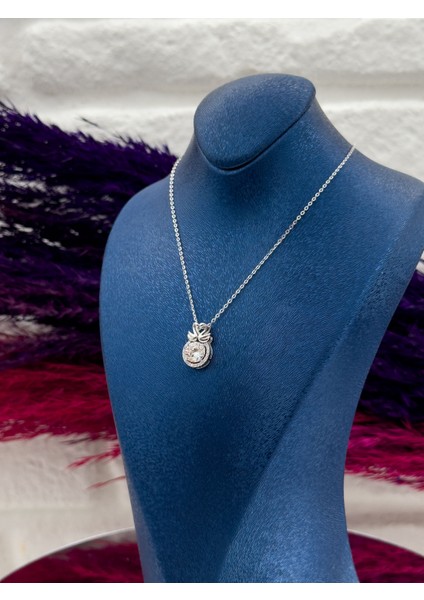 925 Ayar Gümüş Mosanite Taşlı Kuğu Modeli Aşk Temalı Lüks Kadın Kolye modelleri