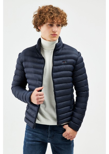 İçi Astarlı Su ve Rüzgar Geçirmez Cepli Erkek Mont