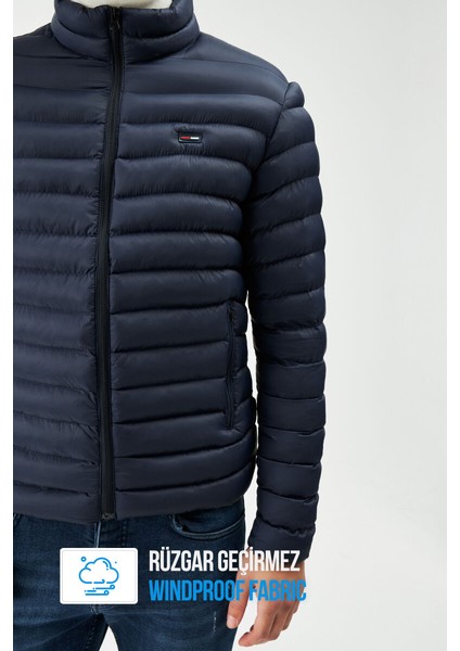 İçi Astarlı Su ve Rüzgar Geçirmez Cepli Erkek Mont fırsatları