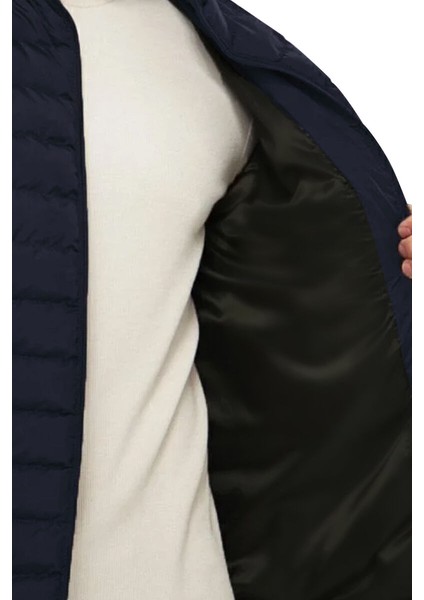 İçi Astarlı Su ve Rüzgar Geçirmez Cepli Erkek Mont indirimleri