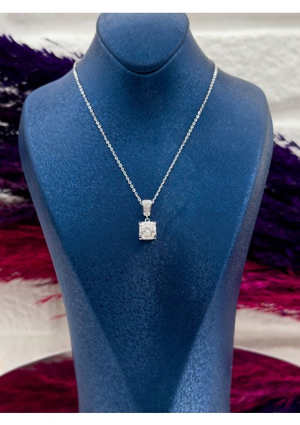 925 Ayar Gümüş Mosanite Taşlı Tektaş Tasarım Trend Kadın Kolye fiyatları