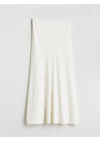 Beli Lastikli Dokulu Etek