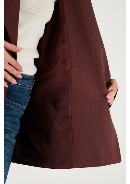 Oversize Fit Kruvaze Yaka Kuşaklı Düğmeli Trençkot Bayan Trençkot 6839609 fırsatları