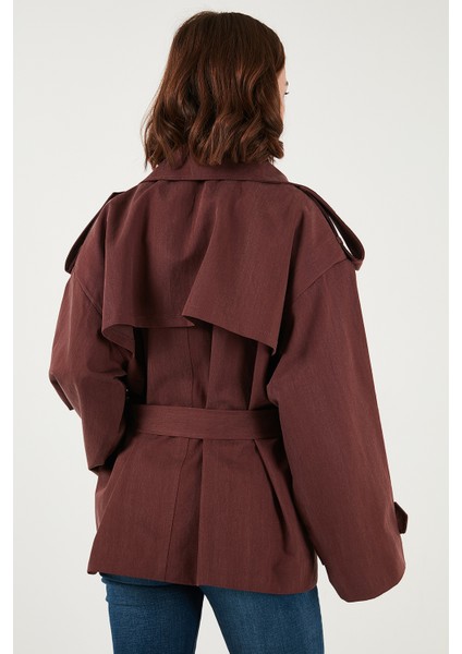 Oversize Fit Kruvaze Yaka Kuşaklı Düğmeli Trençkot Bayan Trençkot 6839609 indirimleri