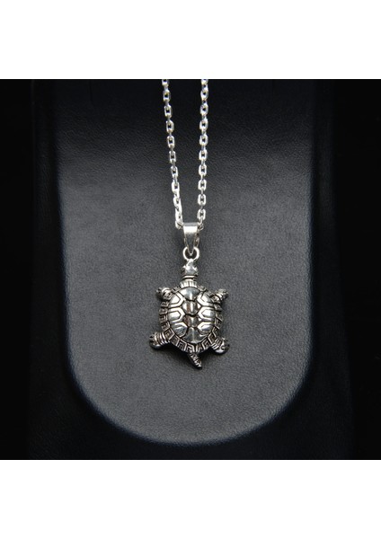546 Kaplumbağa Figürlü Gümüş Kolye