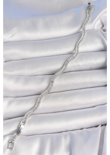 Pirinç Gümüş Renk Su Yolu Zirkon Taşlı Model Kadın Bileklik