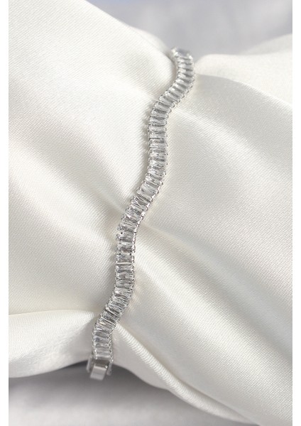 Pirinç Gümüş Renk Su Yolu Zirkon Taşlı Model Kadın Bileklik fiyatları