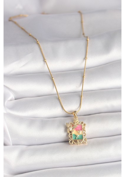 316L Çelik Gold Renk Renkli Zirkon Taşlı Kelebek Işlemeli Portre Model Kadın Kolye