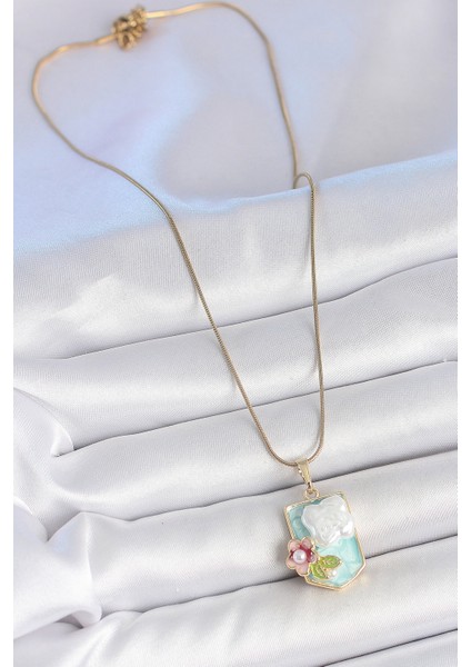 316L Çelik Gold Renk Zincir Mavi Mineli Incili Çiçek Işlemeli Portre Model Kadın Kolye