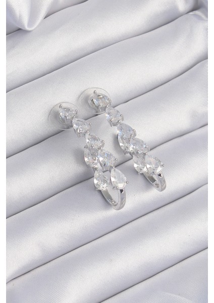 Pirinç Gümüş Renk Damla Zirkon Taş Tasarımlı Küpe modelleri