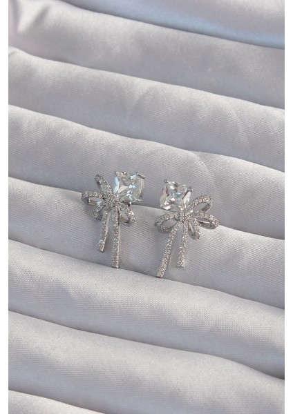 Pirinç Gümüş Renk Kare Zirkon Taşlı Fiyonk Küpe fiyatları