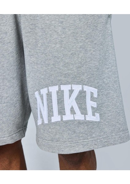 Sportswear Club French Terry Shorts modelleri