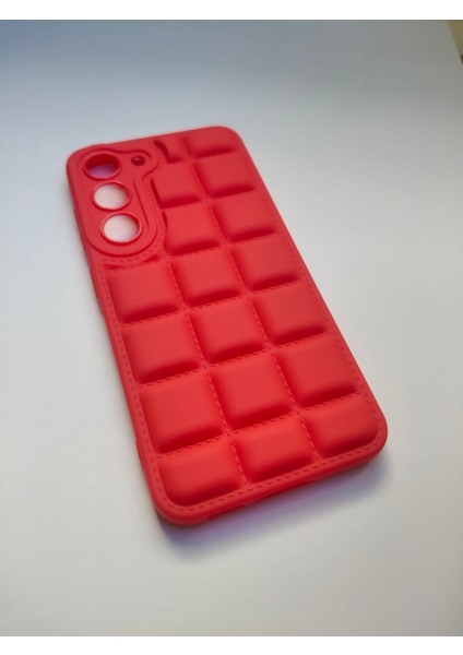 Samsung S23 Fe Kırmızı Renk Darbe Emici Kamera Korumalı Silikon Kılıf – Kırmızı / Siyah / Yeşil Renk Seçenekleri