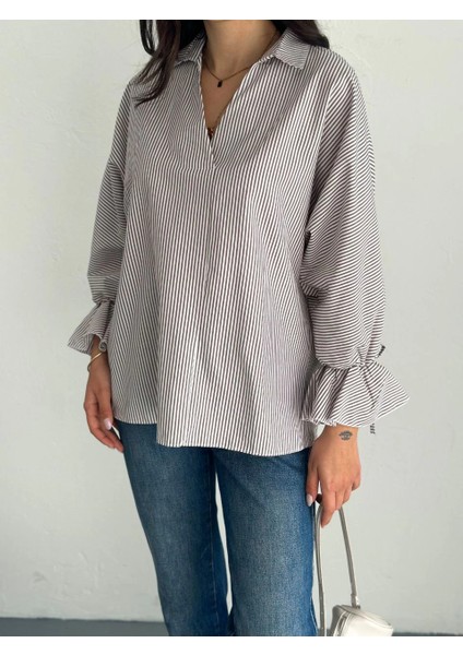 Kadın Arkası Asimetrik Yırtmaç Kesim Detaylı Cizgili Bluz Gömlek - Gri -Vlmr modelleri
