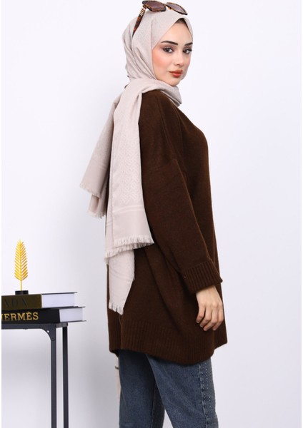 Kahverengi Dik Yaka Oversize Triko Kazak fırsatları