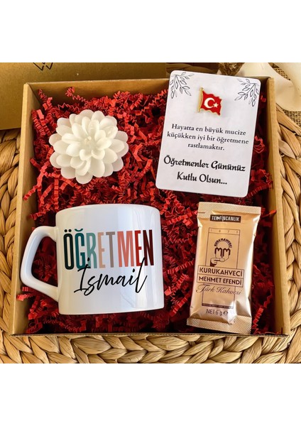 Renkli Harf Tasarımlı Öğretmenler Günü Hediye Kutusu – Isme Özel Kupa