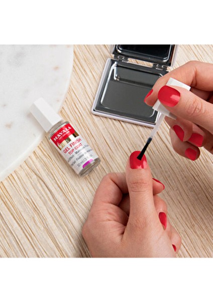 Jel Görünümlü Son Kat Tırnak Cilası 10 ml Parlak ve Hacim Verici Özellikte modelleri