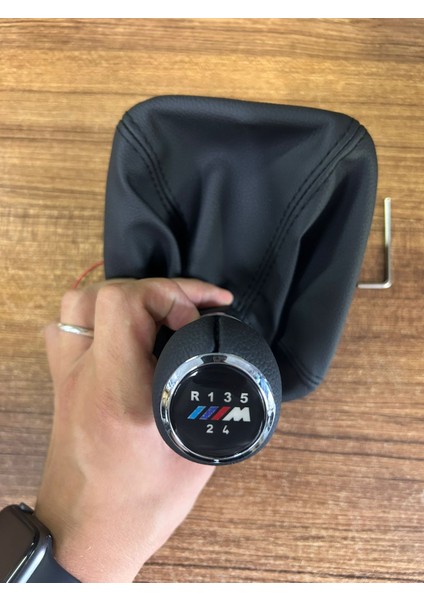 Bmw 3 Serisi E30M Logolu Alman Tipi Işıklı Vites Topuz Körüğü fiyatları