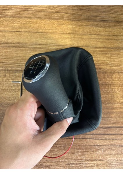 Bmw 3 Serisi E30 Alman Tipi Işıklı Vites Topuz ve Körüğü fiyatları