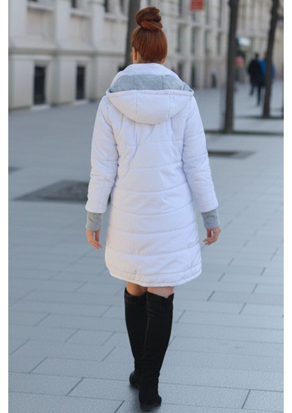 Kadın Kışlık Kapüşonlu Eldivenli Uzun Beyaz Şişme Mont modelleri