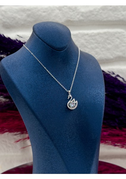 925 Ayar Gümüş Mistik Topaz Taşlı Kuğu Modeli Zarif Kadın Kolye