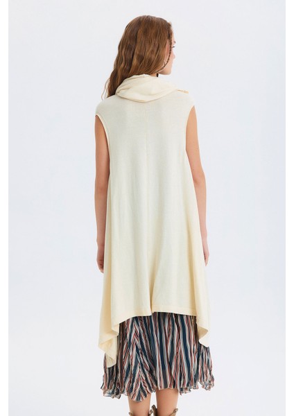 Dökümlü Salaş Triko Yelek Bej fırsatları