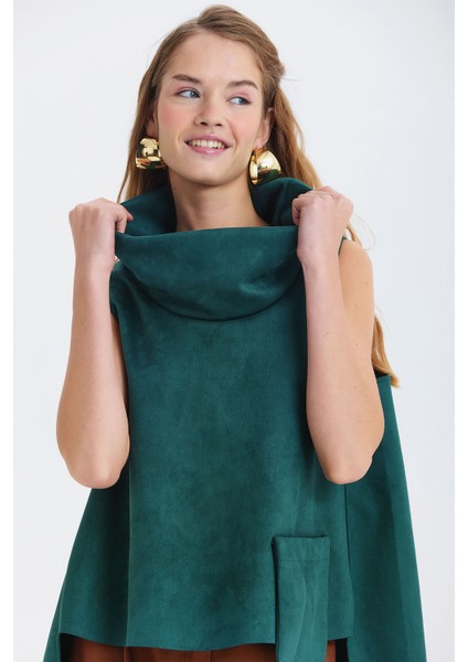 Asimetrik Yaka Detaylı Süet Bluz Yeşil