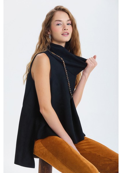 Asimetrik Yaka Detaylı Süet Bluz Siyah